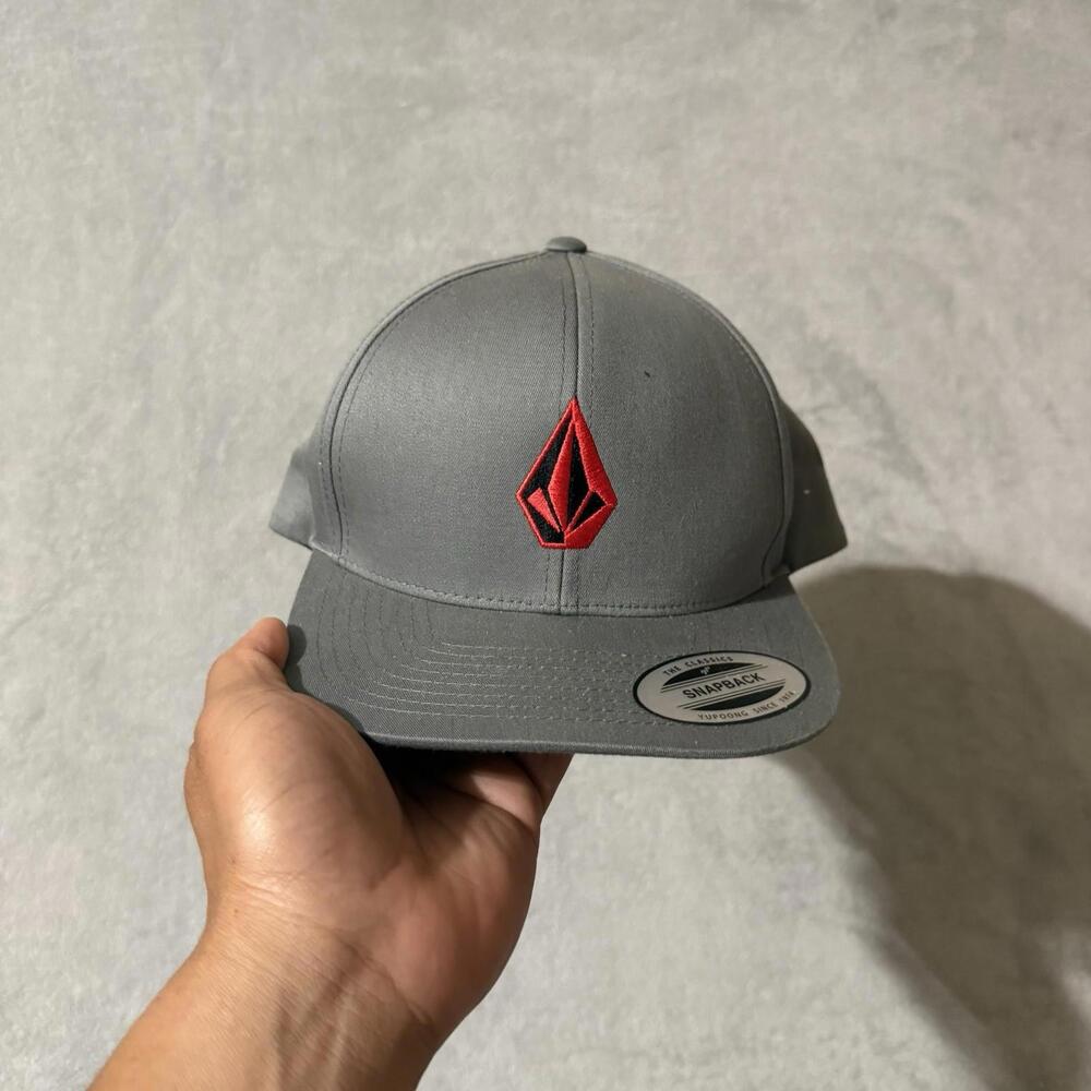Volcom Stone Snapback Hat Gray Red Yupoong Classic Men’s